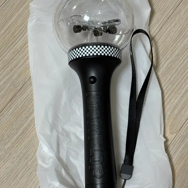 [SOLD OUT] 킥플립 응원봉