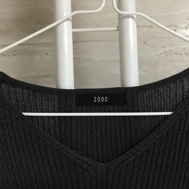 [BUNJANG] ZOOC V-Neck Half Sleeve Knit (Free Size) / ZOOC 주크 23 브이넥 하프 슬리브 니트 free