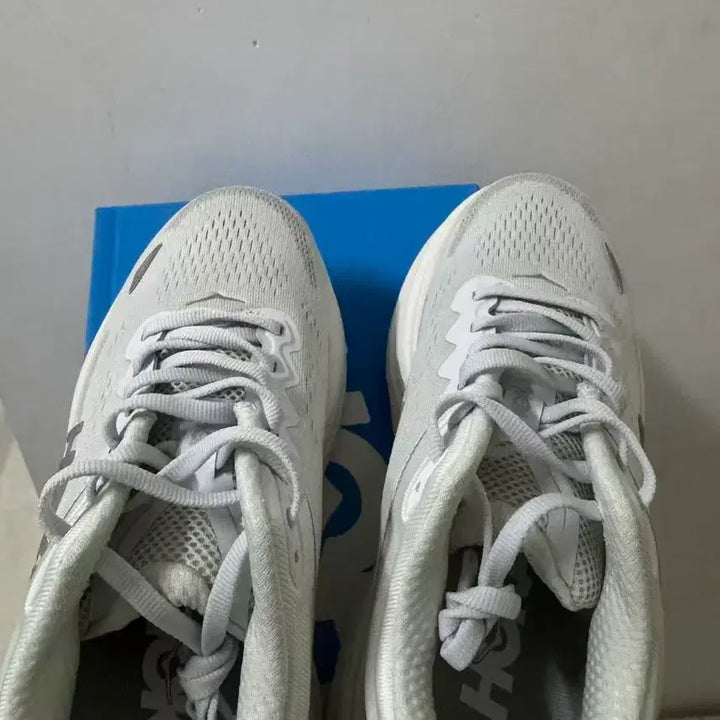 [BUNJANG] Hoka Bondi 9 Stardust Silver Wide Running Shoes / 호카 본디 9 스타더스트 실버 - 와이드 235mm