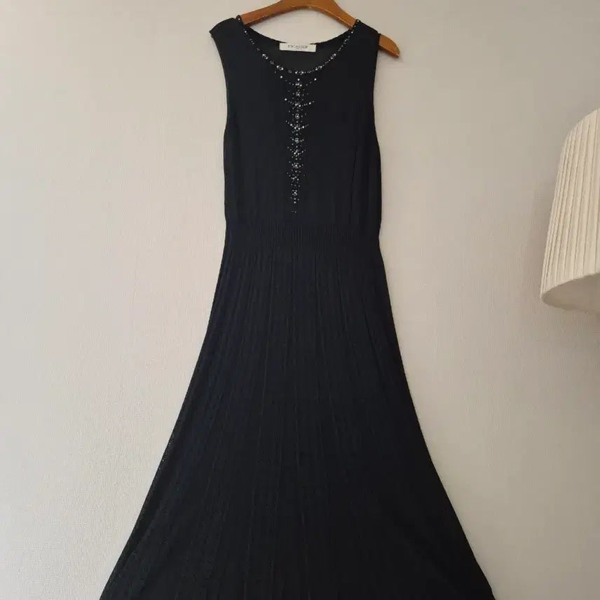 [BUNJANG] Escalier Black Long Knit Dress / [에스까리에] 블랙 롱 니트 원피스