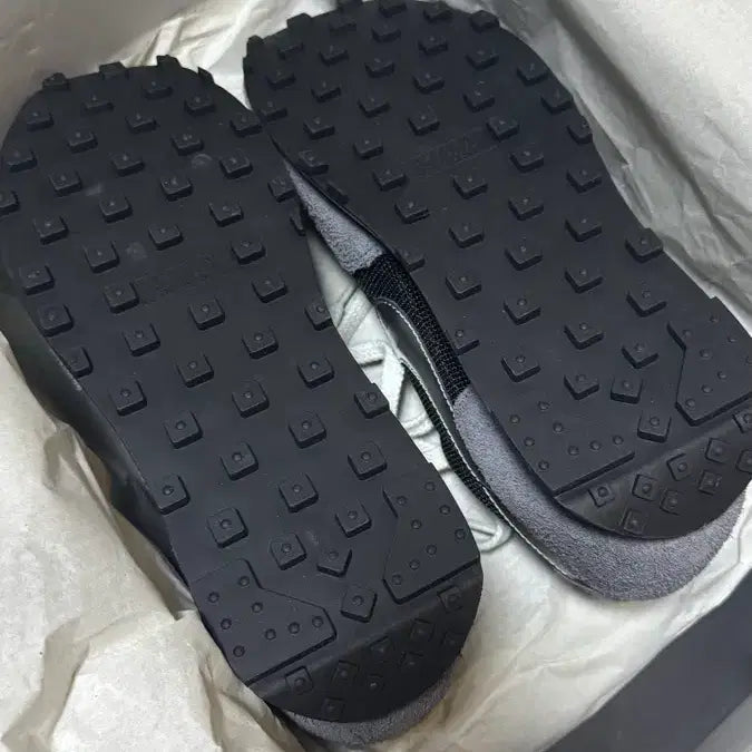 [BUNJANG] Nike Daybreak Metallic Silver 280 / 나이키 데이브레이크 메탈릭 실버 280 새상품