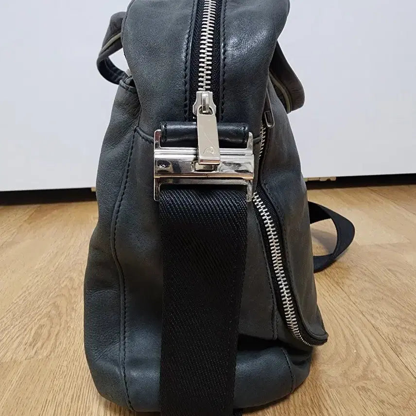 [SOLD OUT] 만다리나덕 블랙 가죽 서류가방