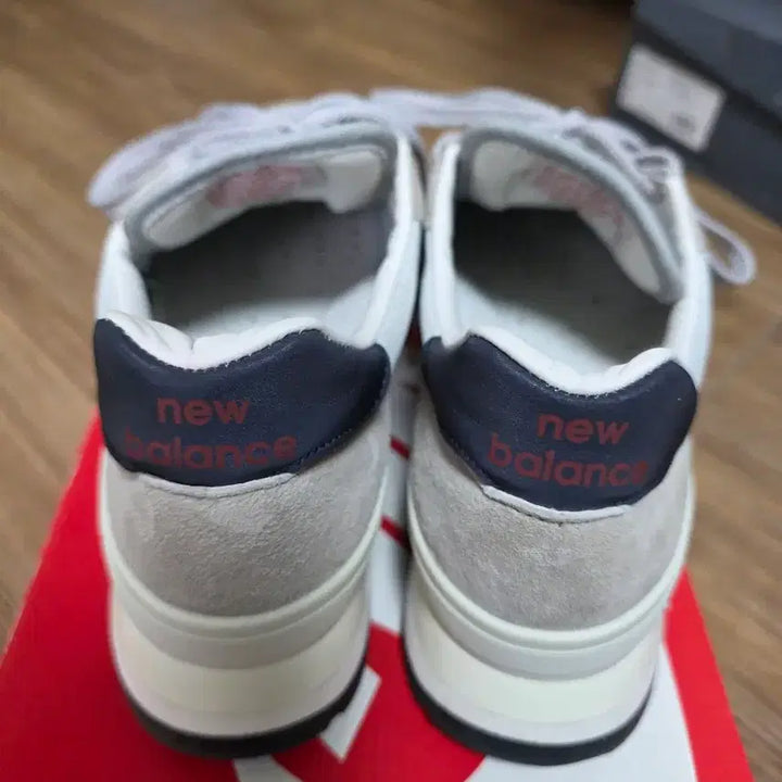 [BUNJANG] New Balance M995 CHA Sneakers / 뉴발란스m995 260