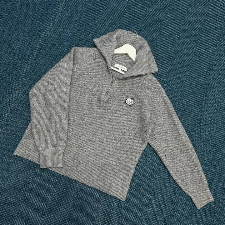 [BUNJANG] Maison Kitsune Half-Zip Knit Sweater / [실측여성L] 메종키츠네 반집업 니트 만원샵