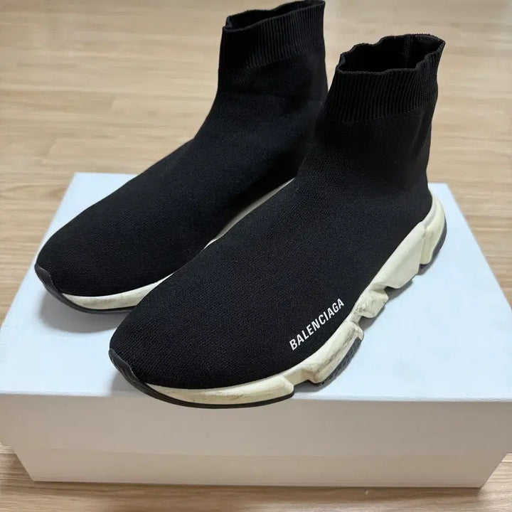 [BUNJANG] Balenciaga Speedrunner Sneakers / 발렌시아가 스피드러너