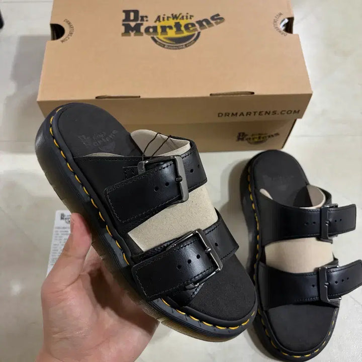 [BUNJANG] Dr. Martens Joseph Anolin Leather Buckle Slide Sandals / 새상품(230)닥터마틴 조세프 아날린 레더 버클 슬라이드 샌들