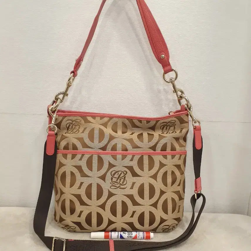 [BUNJANG] Louis Quatorze Monogram Shoulder Bag Crossbody Pink / 루이까또즈 모노그램 숄더백 크로스백 핑크