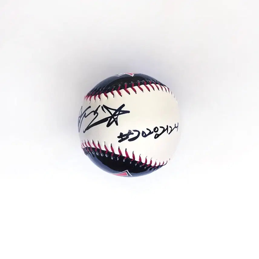 [BUNJANG] Yoon Seok-min Autographed Retirement Commemorative Baseball / 윤석민 친필 싸인볼 (은퇴 기념구)
