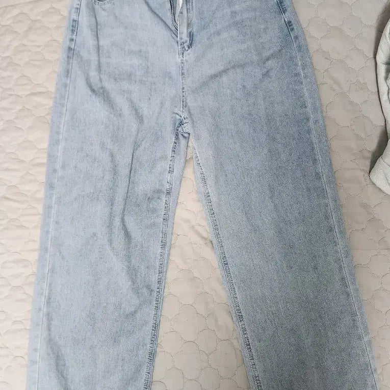 [BUNJANG] Light Wash Wide Leg Denim Pants / 연청 와이드 데님 팬츠