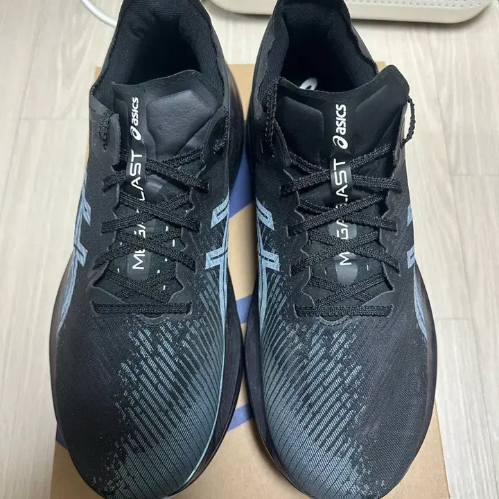 [SOLD OUT] 아식스 메가블라스트 275