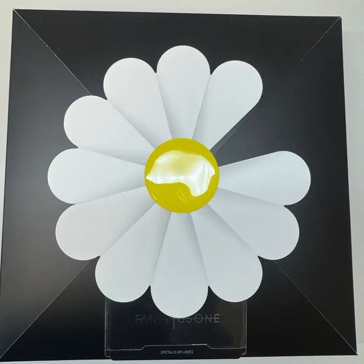 [SOLD OUT] (미개봉) 지드래곤 팸키트 PETALS 버전