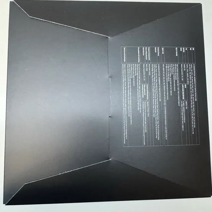 [SOLD OUT] (미개봉) 지드래곤 팸키트 PETALS 버전