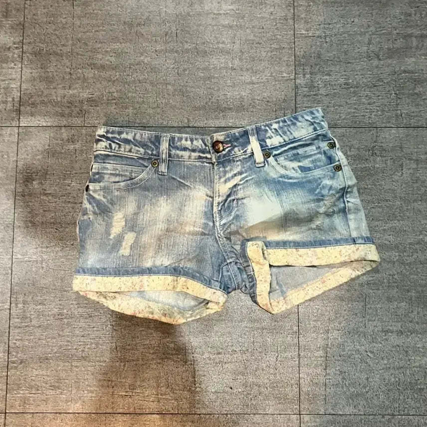 [SOLD OUT] 일본 빈티지 garment 핀터 y2k 페어리 플라워 데님 숏팬츠 반바지