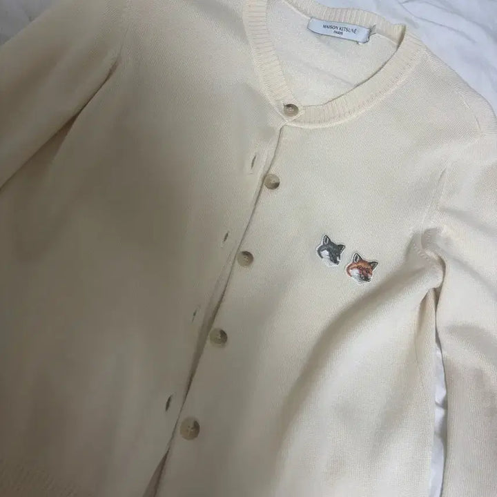 [BUNJANG] Maison Kitsune Double Fox Cardigan Ecru (S) / 가격조정마지막/메종키츠네 더블폭스가디건 에크루 s