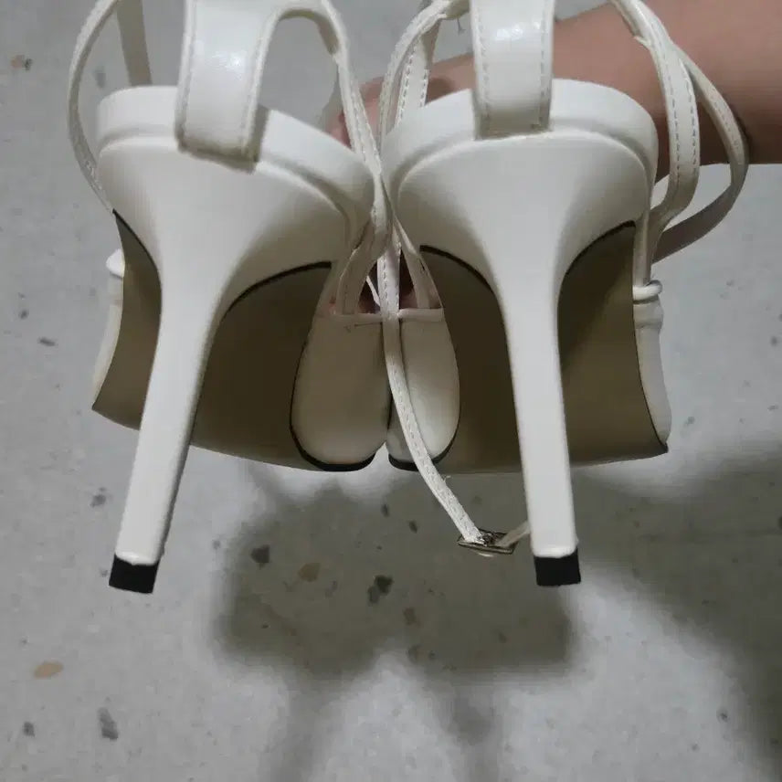 [BUNJANG] Strap Heels / (225)스트랩 구두