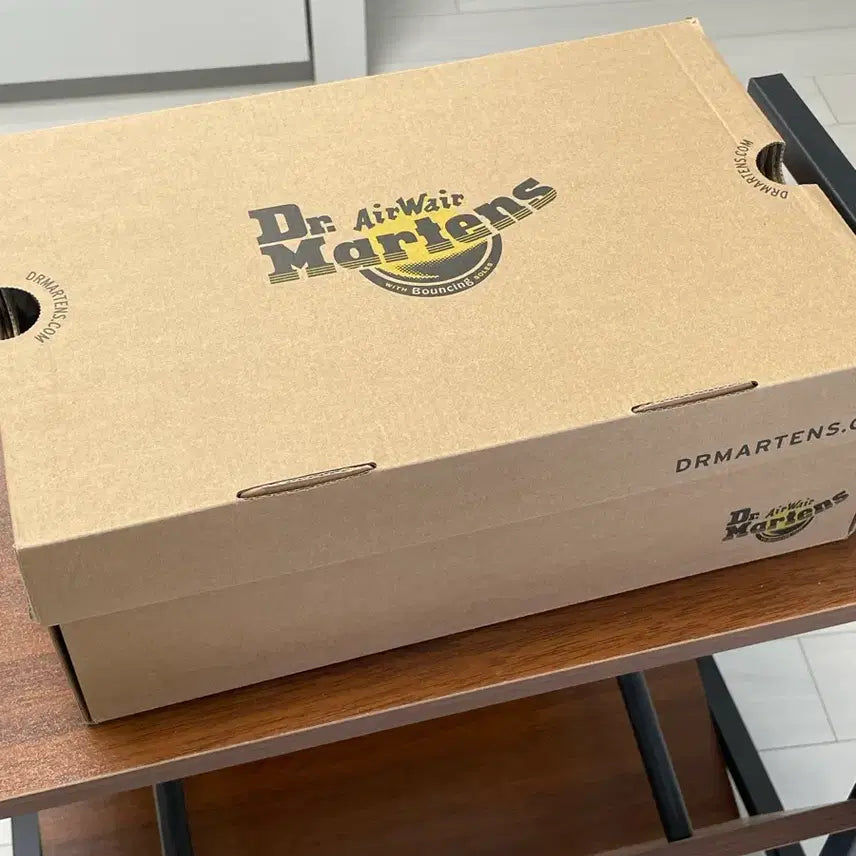 [BUNJANG] Dr. Martens 939 Bronx Suede Boots / 닥터마틴 939 브롱스 스웨이드 탄 부츠