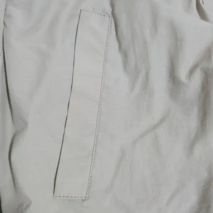 [BUNJANG] Beige Hooded Windbreaker Jacket / 간절기 바람막이 점퍼
