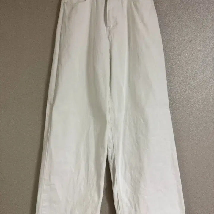 [BUNJANG] Zigzag Jasminebell Wide Cotton Pants / 지그재그 자스민벨 비조 와이드 코튼 팬츠 화이트