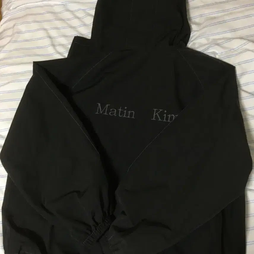 [SOLD OUT] 마뗑킴 바람막이 블랙
