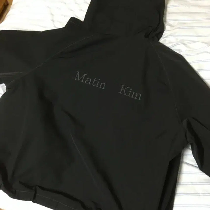 [SOLD OUT] 마뗑킴 바람막이 블랙