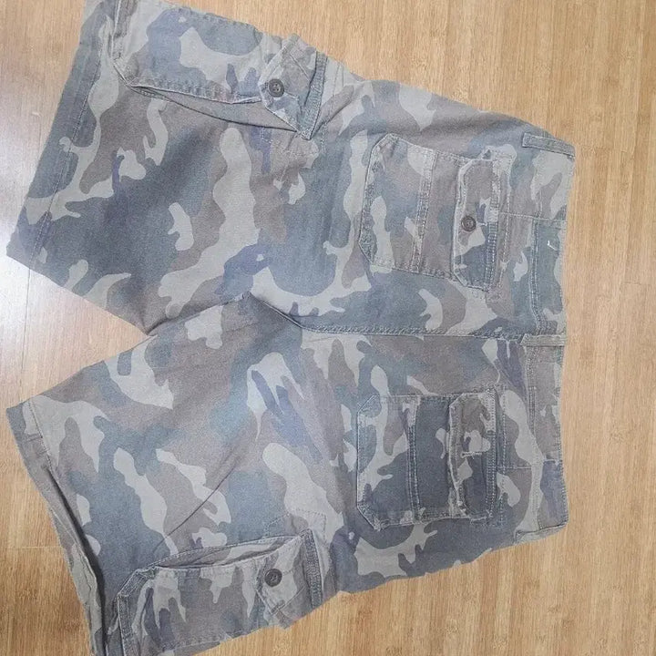 [BUNJANG] American Eagle Camo Pattern Cargo Shorts / 아메리칸이글 카고 반바지 카모 패턴