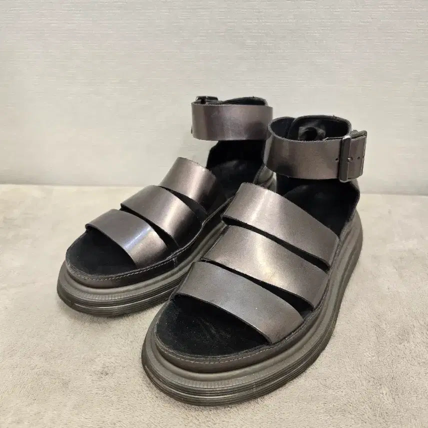 [BUNJANG] Dr. Martens Clarissa Metallic Sandals / 닥터마틴 클라리사 샌들 UK3 EU36 메탈릭 225