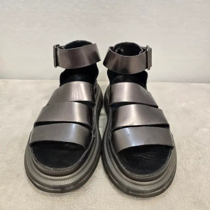 [BUNJANG] Dr. Martens Clarissa Metallic Sandals / 닥터마틴 클라리사 샌들 UK3 EU36 메탈릭 225