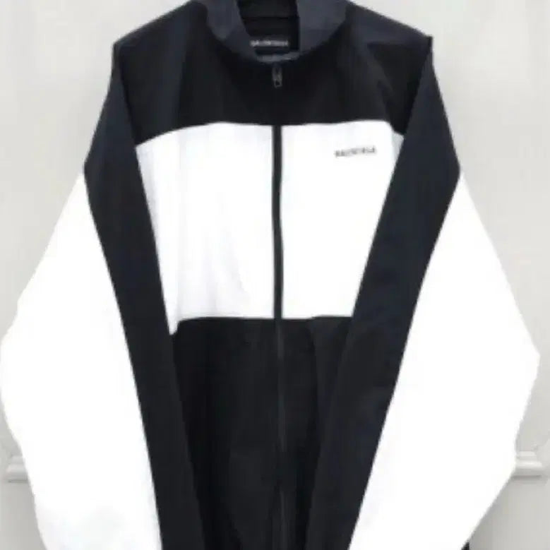 [SOLD OUT] 발렌시아가 바람막이