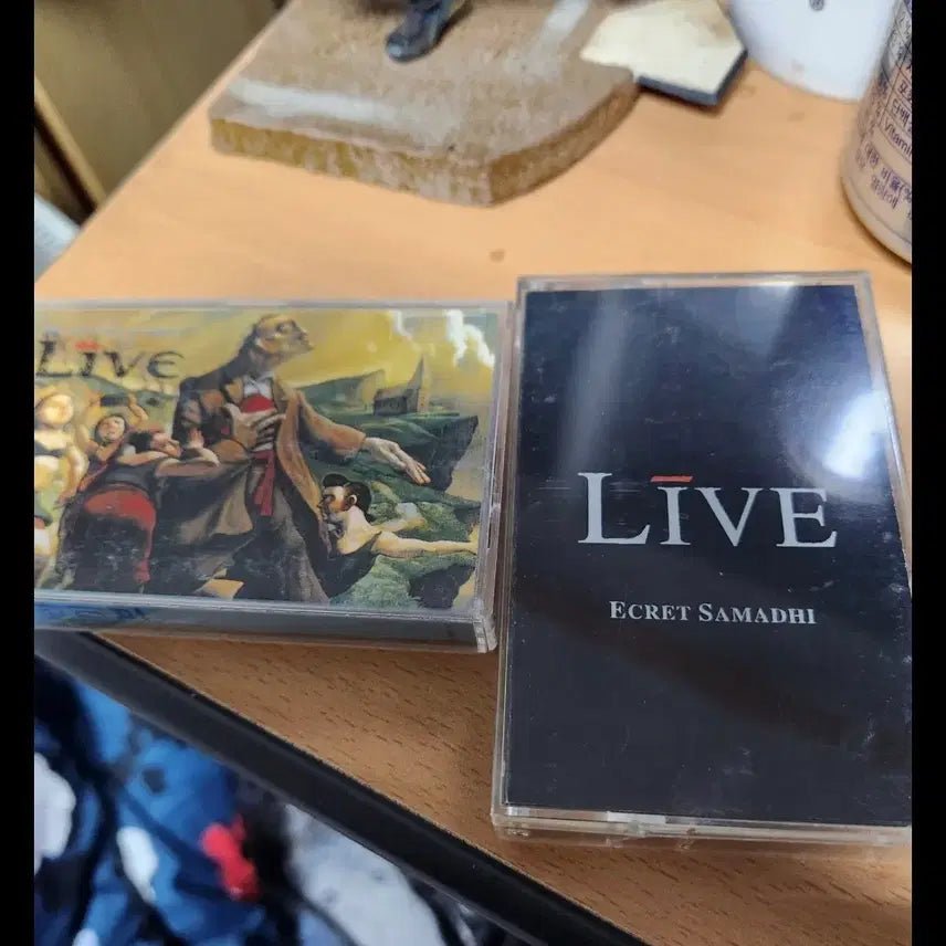 [BUNJANG] LIVE Cassette Tape Album Set / LIVE 카세트 테이프 2개 앨범 세트