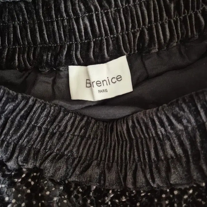 [SOLD OUT] 베르니스 파리 도트 스커트