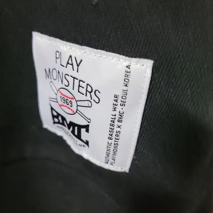 [BUNJANG] BMC Playmonsters Gold Logo Sweatshirt (M) / BMC 플레이몬스터즈 골드 로고 맨투맨 M 사이즈