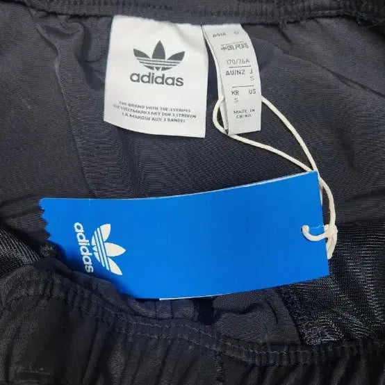 [SOLD OUT] 아디다스 카고 조거 팬츠 블랙