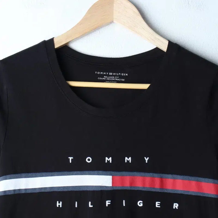 [BUNJANG] Tommy Hilfiger Big Logo T-shirt Black / W(S-M) 타미힐피거 반팔 티셔츠 빅로고 블랙 올드스쿨-185F4