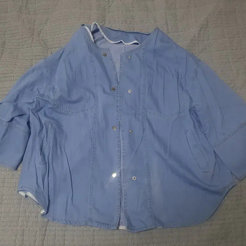[BUNJANG] Sky Blue Denim Shirt (Size 7) / 하늘색 데님 셔츠 7사이즈
