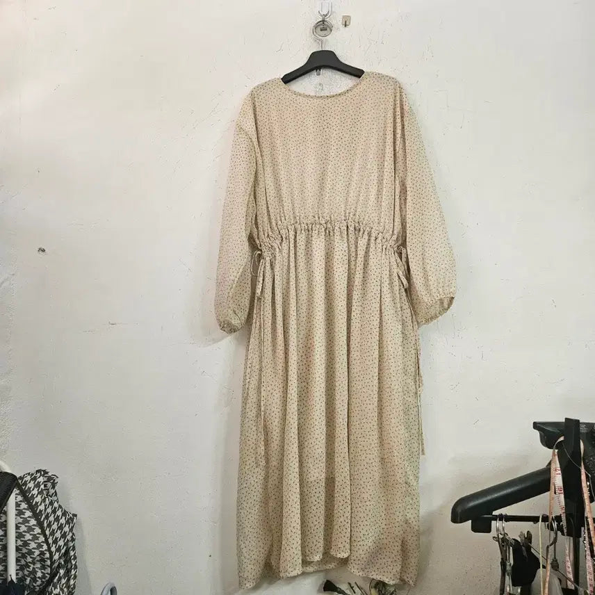 [BUNJANG] Ivory Floral Long Dress / 아이보리 잔꽃무늬 롱 원피스