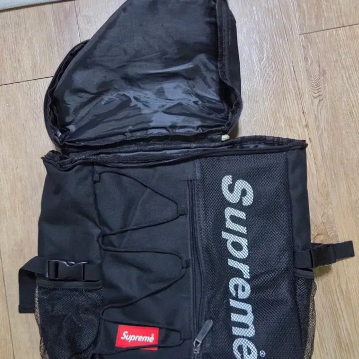 [BUNJANG] Supreme Black Backpack / 슈프림 블랙 백팩