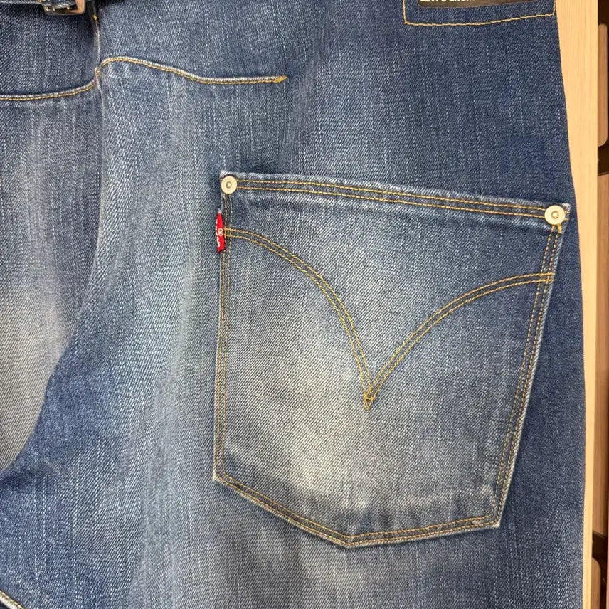 [BUNJANG] 리바이스 10주년 엔지니어드진 / 리바이스 10주년 엔지니어드진