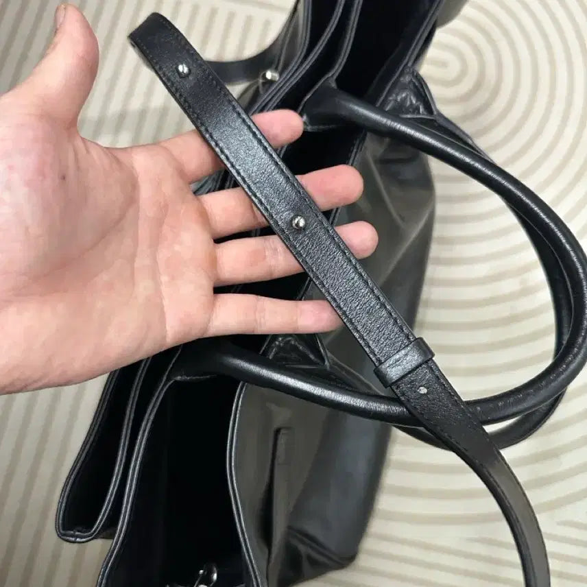 [SOLD OUT] 오소이 토트 브로클 스톤 블랙 osoi tote brocle black