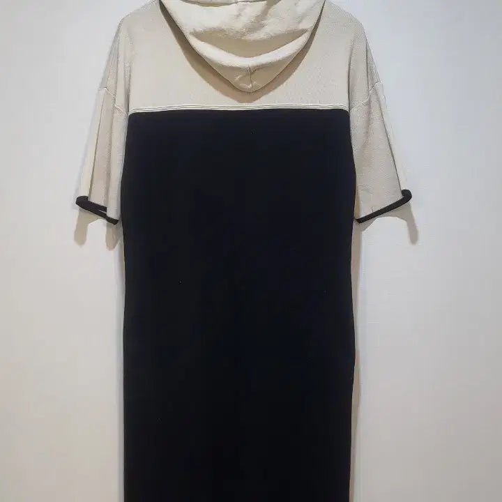 [BUNJANG] Two-Tone Colorblock Hooded Maxi Dress / 투톤 배색 후드 롱 원피스