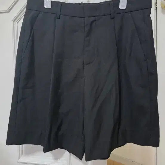 [BUNJANG] Dunst One-Tuck Bermuda Shorts / 던스트 원턱 버뮤다 팬츠 반바지 30