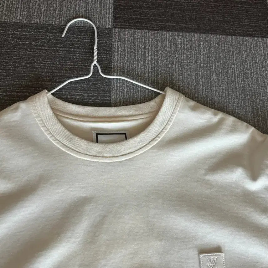 [SOLD OUT] 우영미 24ss 플라워 프린팅 아이보리 반팔 46