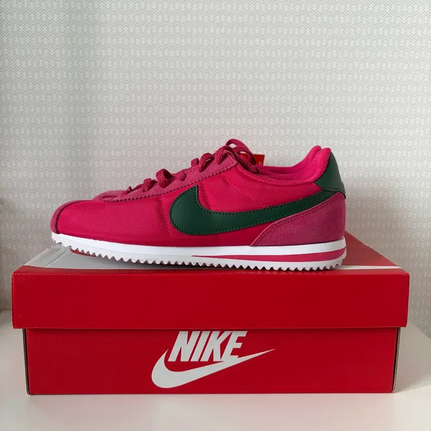 [BUNJANG] Nike Pink Sneakers 230-235 / 나이키 운동화 230-235