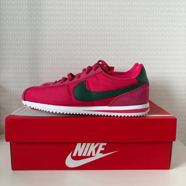 [BUNJANG] Nike Pink Sneakers 230-235 / 나이키 운동화 230-235