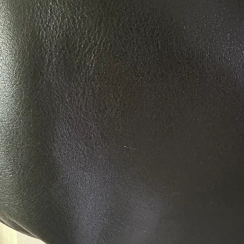 [BUNJANG] Tout Y Est Cano Black Leather Handbag / 투티에 카노 sac canot