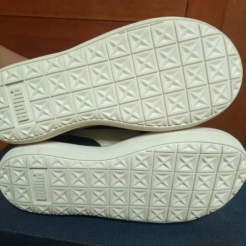 [BUNJANG] Puma Leather Sneakers (255) / 푸마 퓨마 새상품 255 가죽 운동화 스니커드