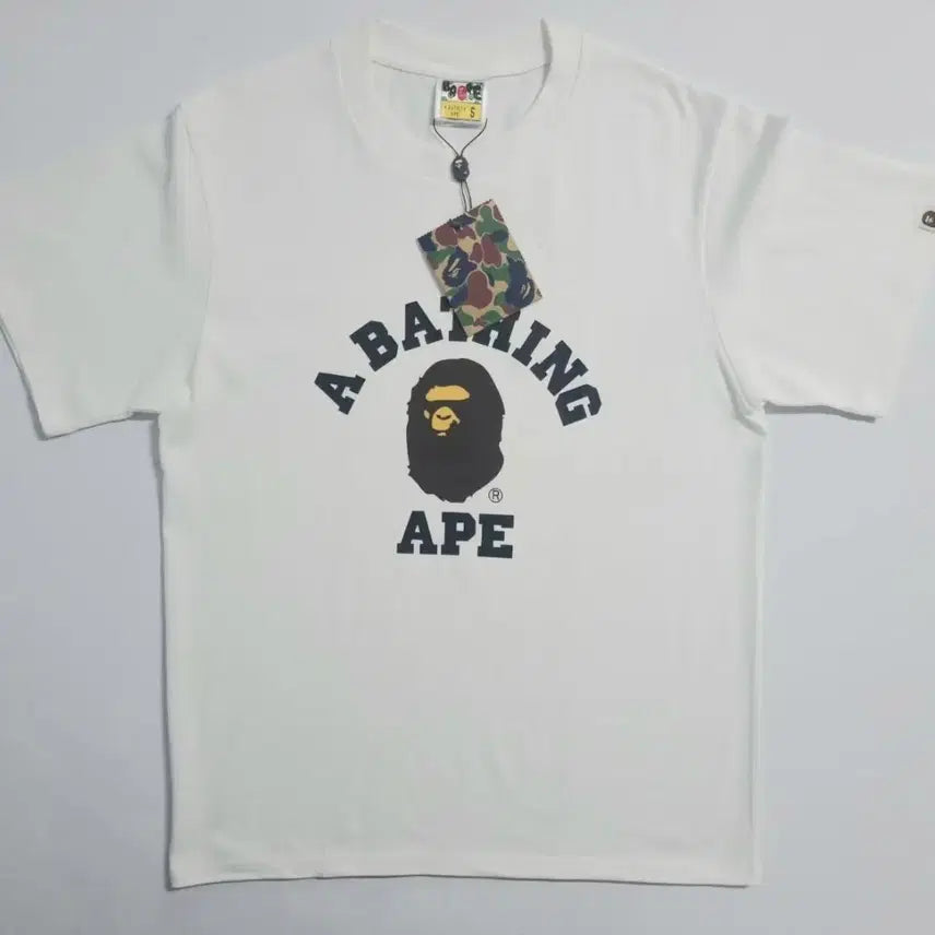 [SOLD OUT] 베이프 컬리지 티셔츠 화이트 [S,M,L,XL,XXL]