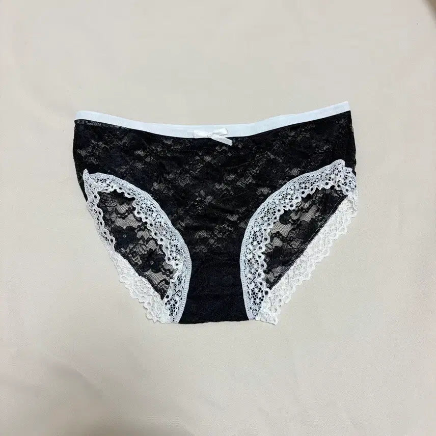 [SOLD OUT] 레이스 블랙 팬티 (중고)