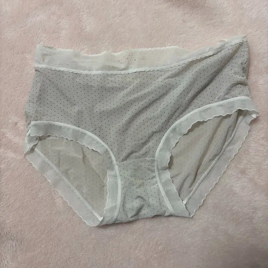[SOLD OUT] 땡땡이 레이스 팬티 (중고)