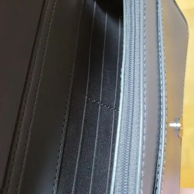 [BUNJANG] Charles &amp; Keith Chain Crossbody Bag - Gray / 찰스앤키스 체인 크로스백 그레이