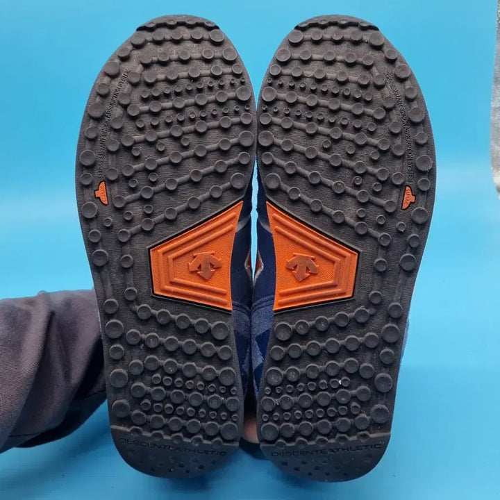 [SOLD OUT] h 데상트 여성운동화230